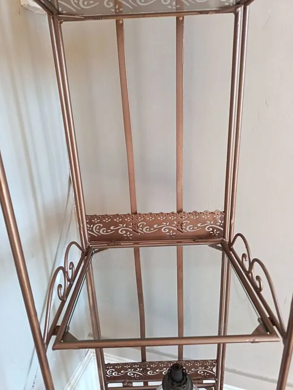 Illustration numéro 2 du produit Étagère de boulangerie