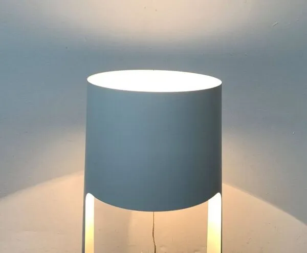 Illustration numéro 2 du produit Lampadaire Coen Sl par Moritz Böttcher & Sören Henssler pour Anta, Allemagne