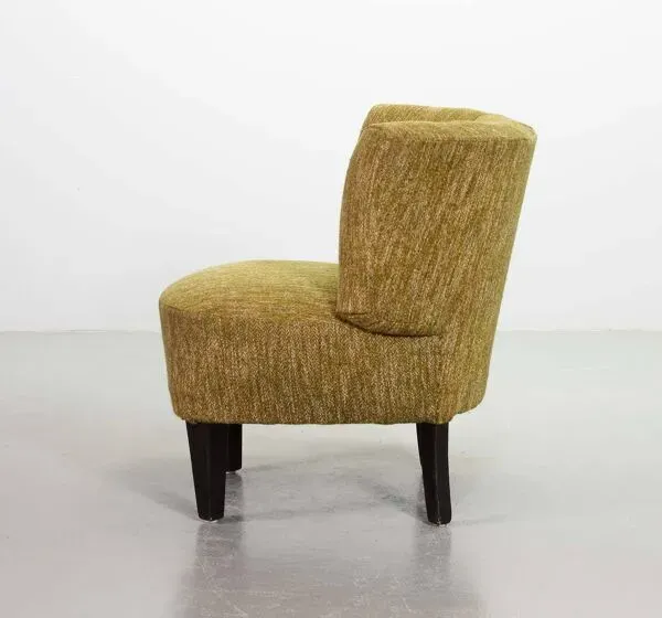 Illustration numéro 2 du produit Fauteuil club design hollandais, revêtement en laine chaude et pieds en chêne massif, années 50