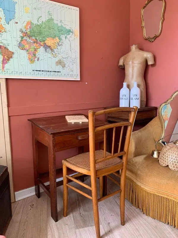 Illustration numéro 2 du produit Pupitre d’écolier