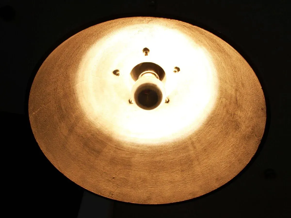 Illustration numéro 2 du produit Suspension en nickel