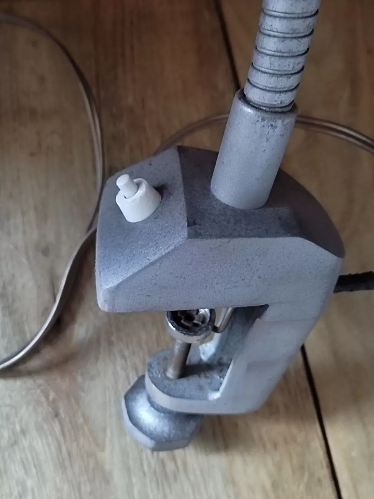 Illustration numéro 2 du produit Lampe bureau d'étude métal industriel patiné vintage ancienne dp1121b32