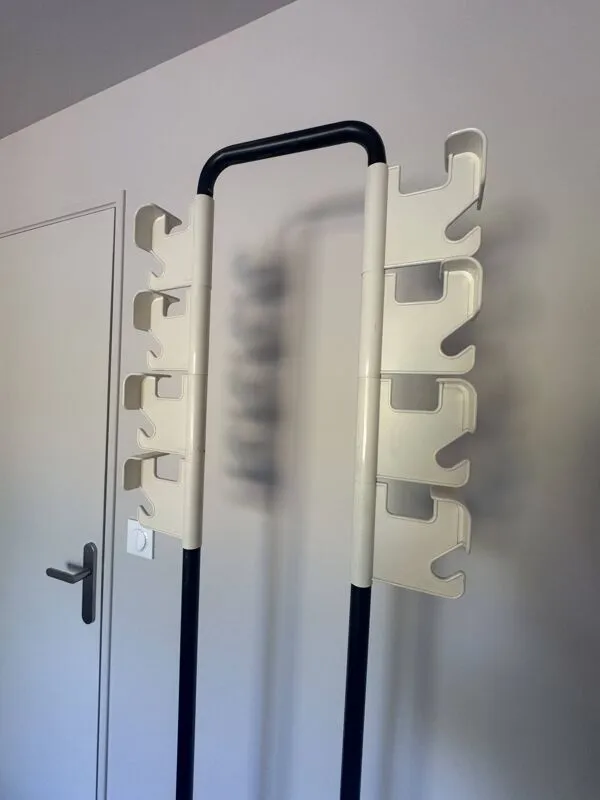 Illustration numéro 2 du produit Porte-manteau Manade signé Jean-Pierre Vitrac