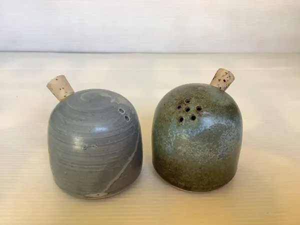 Illustration numéro 2 du produit Sel et poivre céramique artisanale