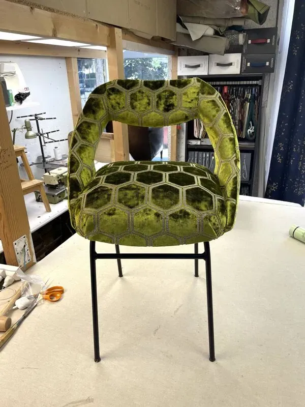 Illustration numéro 2 du produit Chaise industrielle