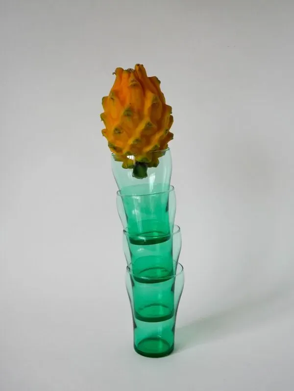 Illustration numéro 2 du produit Lot de 4 verres en verre vert 1970