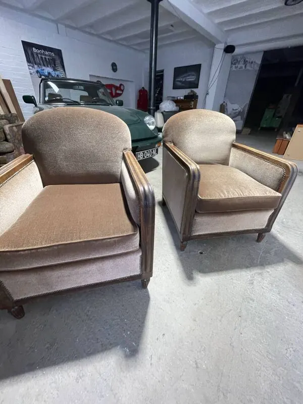 Illustration numéro 2 du produit Paire de fauteuils Art Déco'', ''Velours taupe'', ''Années 30 / 40'', ''Styl