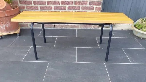 Illustration numéro 2 du produit Banc d'école