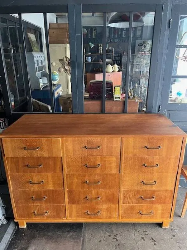 Illustration numéro 2 du produit Meuble de metier