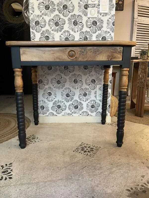 Illustration numéro 2 du produit Bureau Console Lino bois massif