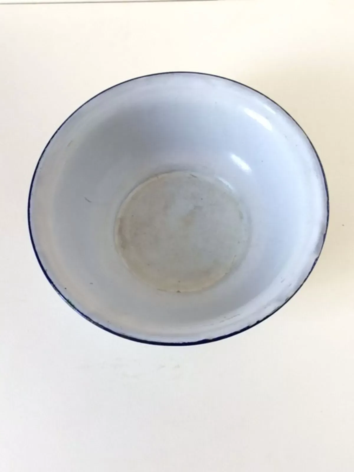 Illustration numéro 2 du produit Plat en tôle émaillée