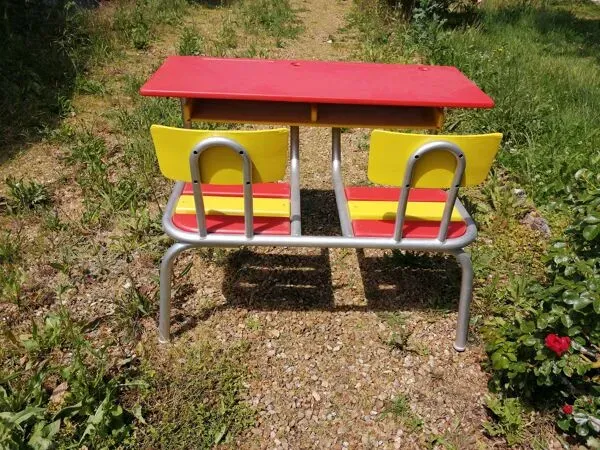 Illustration numéro 2 du produit Bureau écolier