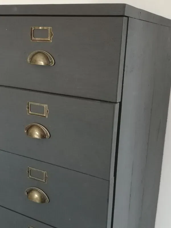 Illustration numéro 2 du produit Meuble de métier 8 tiroirs