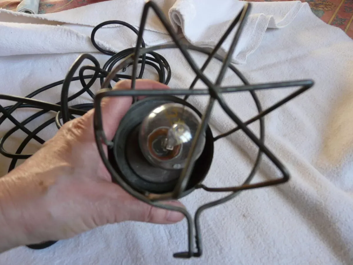 Illustration numéro 2 du produit Baladeuse industrielle années 50