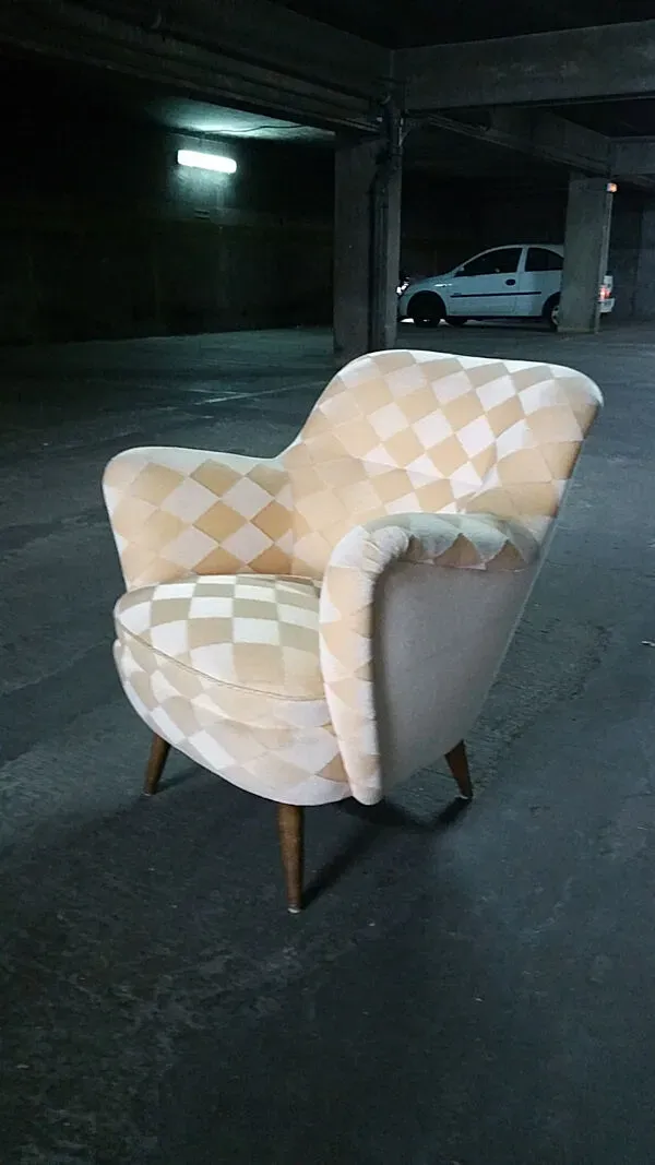 Illustration numéro 2 du produit Fauteuil club organique année 50-60 restauré