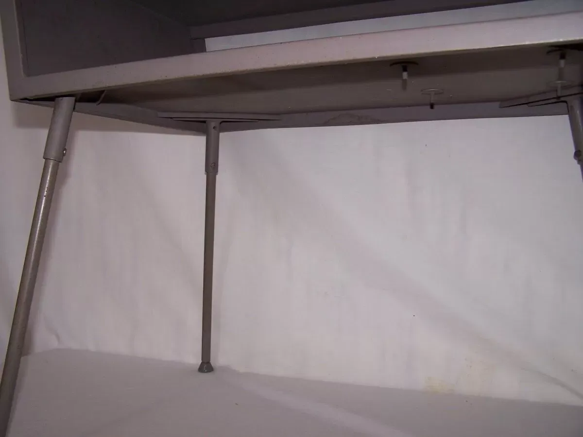 Illustration numéro 2 du produit Bureau atelier usine années 50