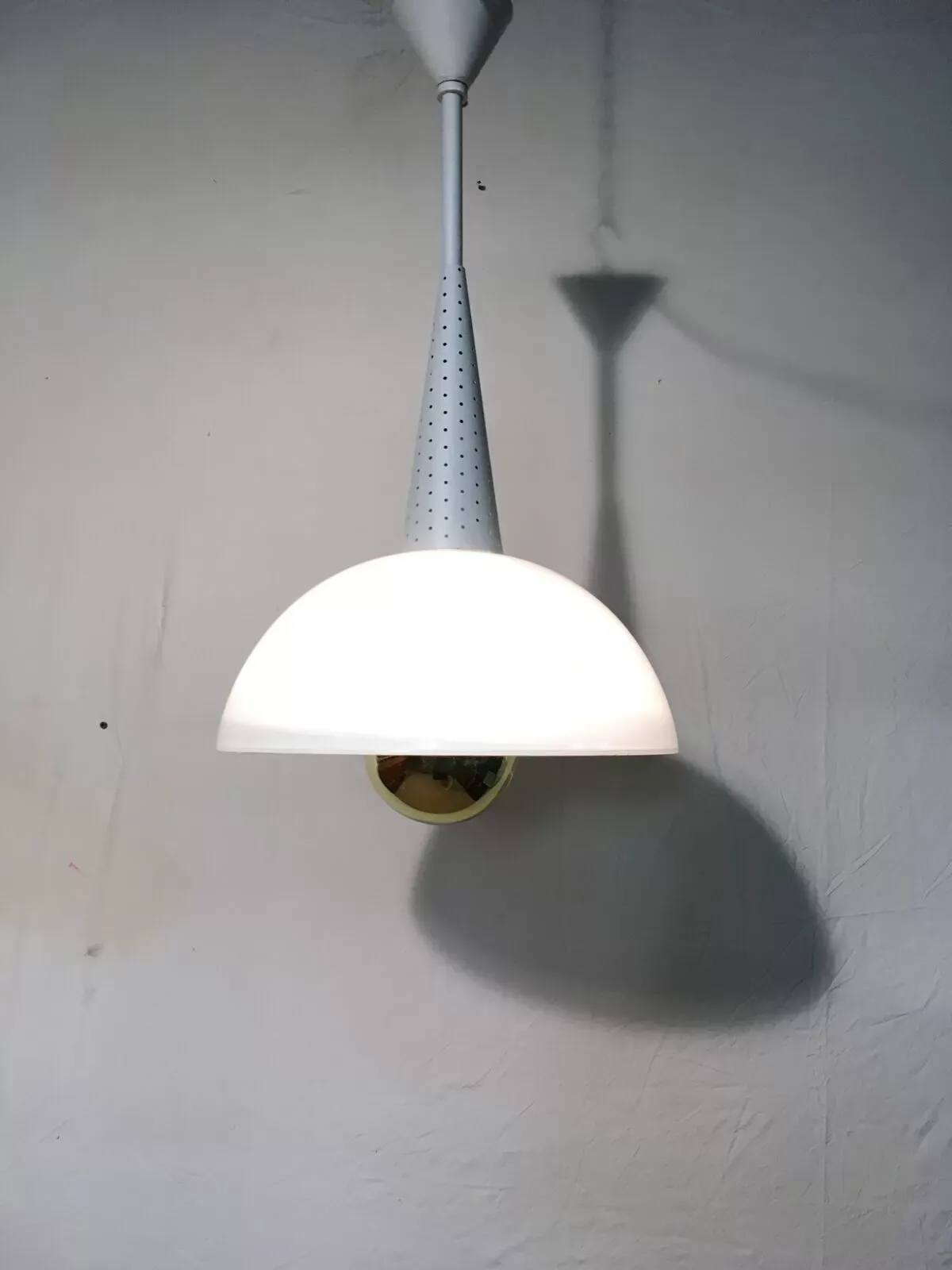 Illustration numéro 2 du produit Suspension atelier vers 1950