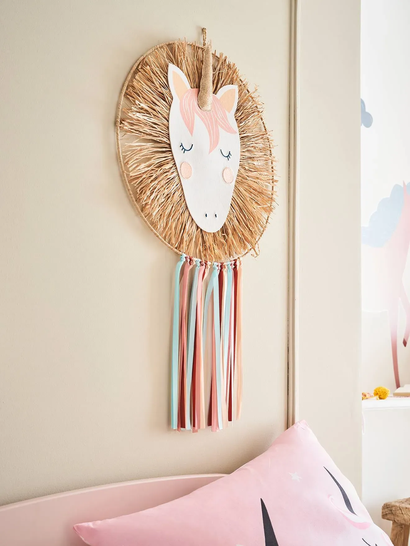 Illustration numéro 2 du produit Attrape-rêves en raphia Licorne rose