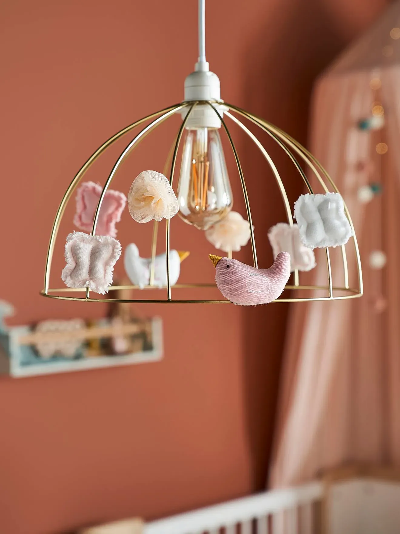 Illustration numéro 2 du produit Abat-jour pour suspension Cage dorée PAPILLON doré
