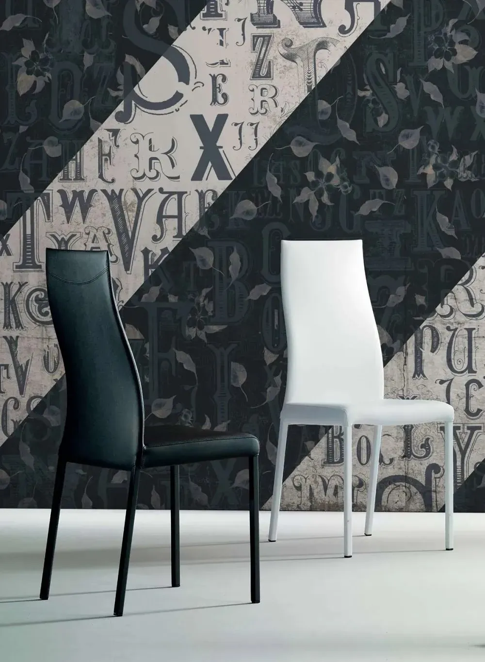 Illustration numéro 3 du produit Lot de 2 chaises OZZIO BLITZ en cuir Noir