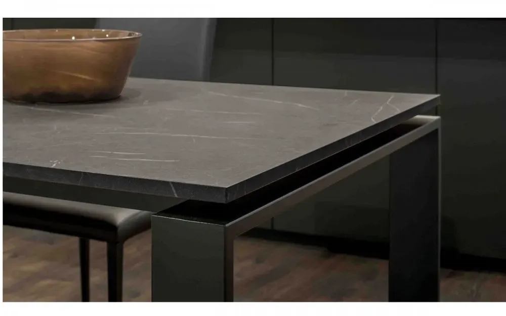 Illustration numéro 3 du produit Table 6 couverts SIGMA extensible 120 à 180cm pieds métal noir plateau mélaminé pierre gris