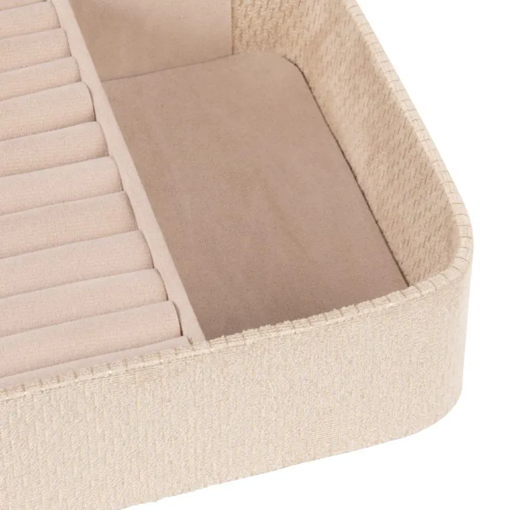 Illustration numéro 3 du produit Boîte à bijoux en suédine beige