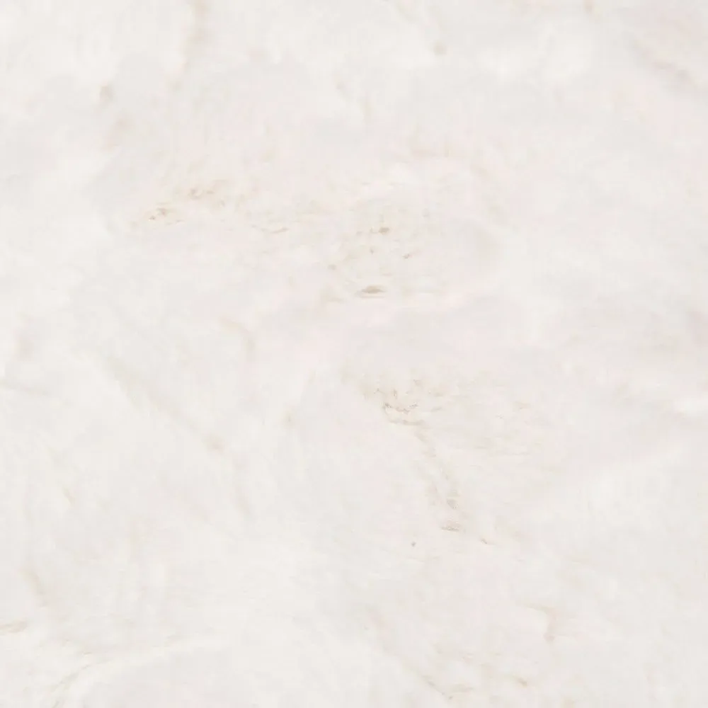 Illustration numéro 3 du produit Coussin imitation fourrure blanche 45x45