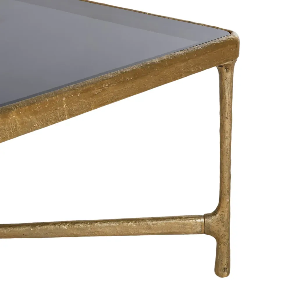 Illustration numéro 3 du produit Table basse en métal effet laiton vieilli et verre trempé L81