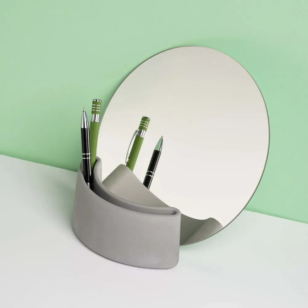 Illustration numéro 3 du produit Pot à crayons en béton