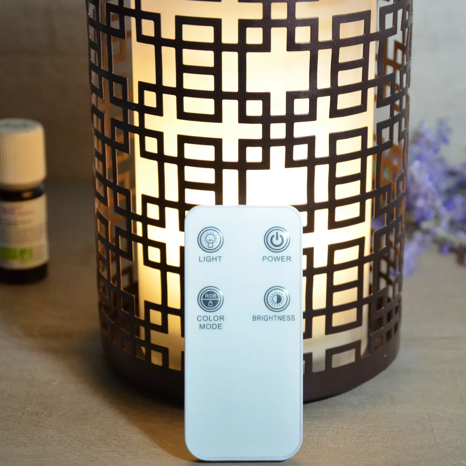 Illustration numéro 3 du produit Diffuseur d'huiles essentielles avec télécommande Vela