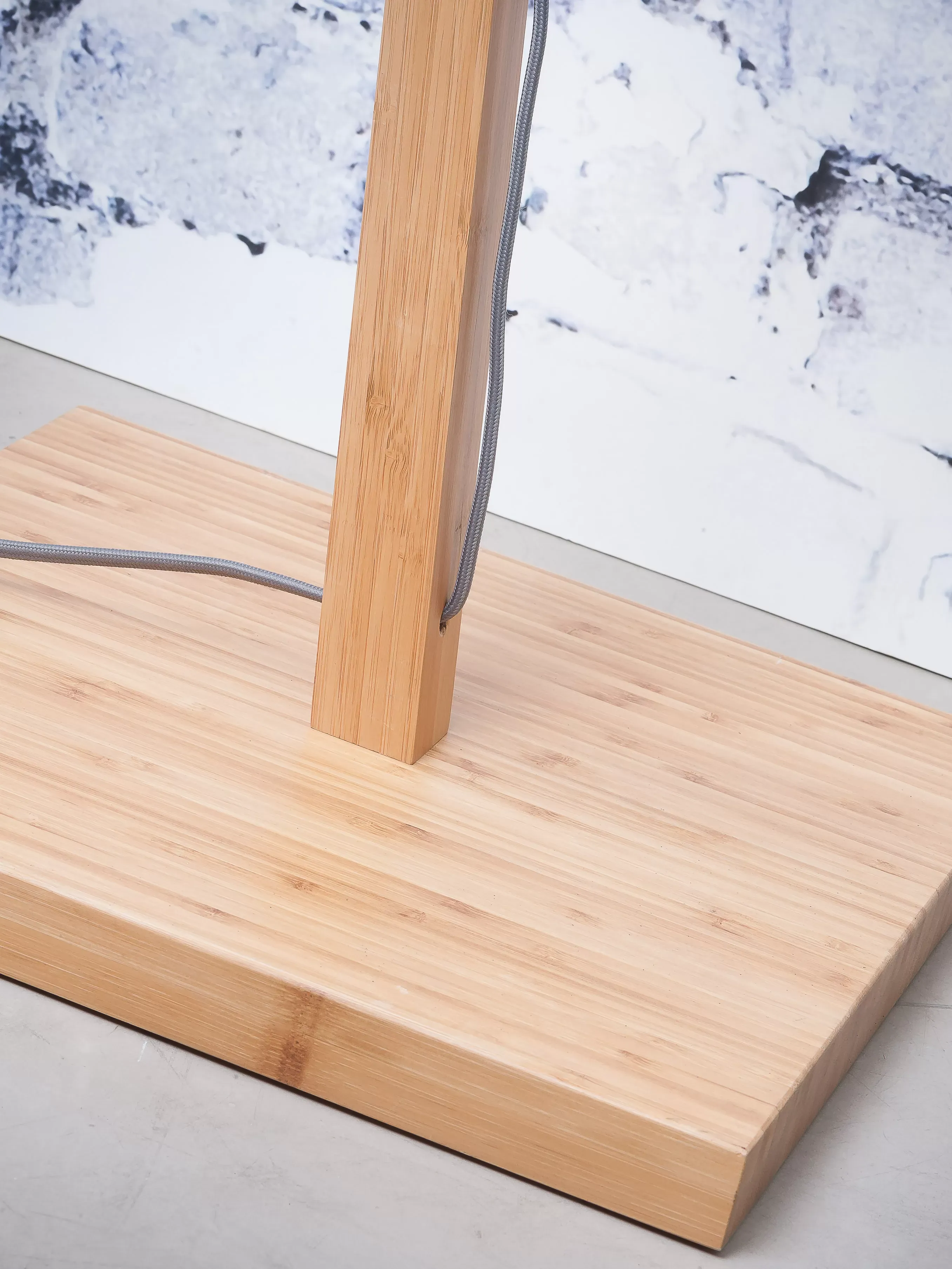 Illustration numéro 3 du produit Lampadaire bambou et lin naturel blanc H176cm