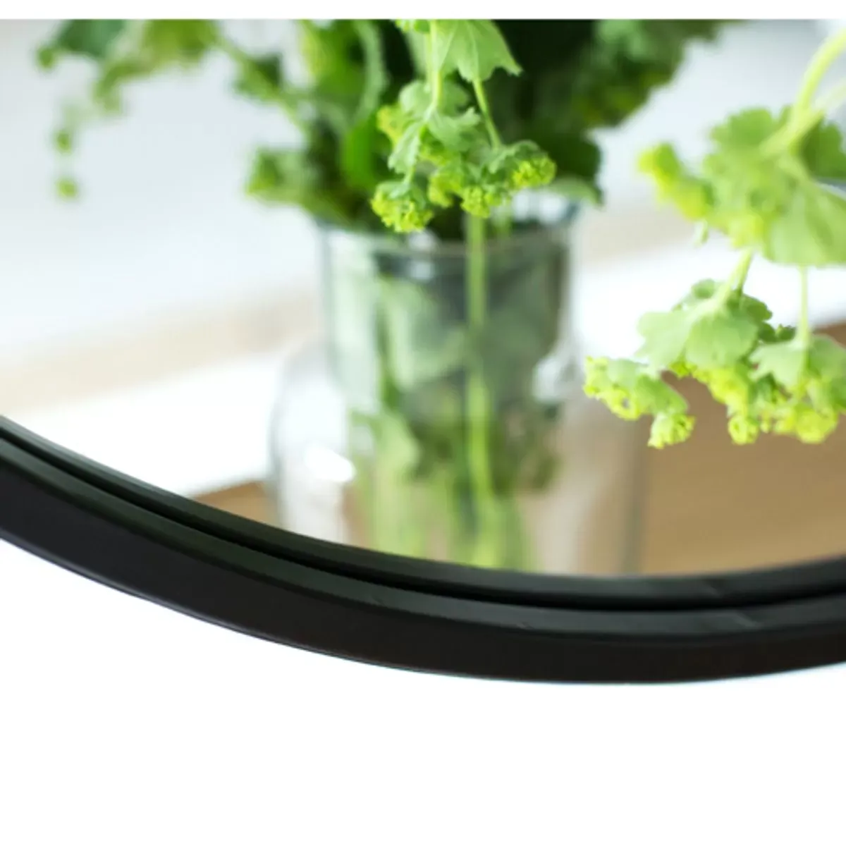 Illustration numéro 3 du produit Miroir rond -L80,000 x l80,000 x h0,000 cm - Noir - Métal