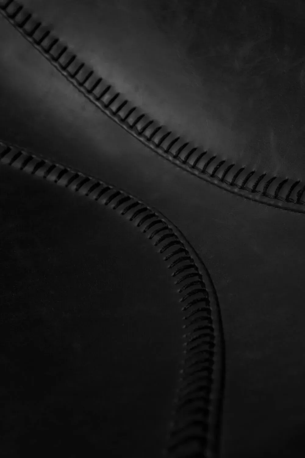 Illustration numéro 3 du produit Lot de 2 tabourets de bar en simili cuir noir