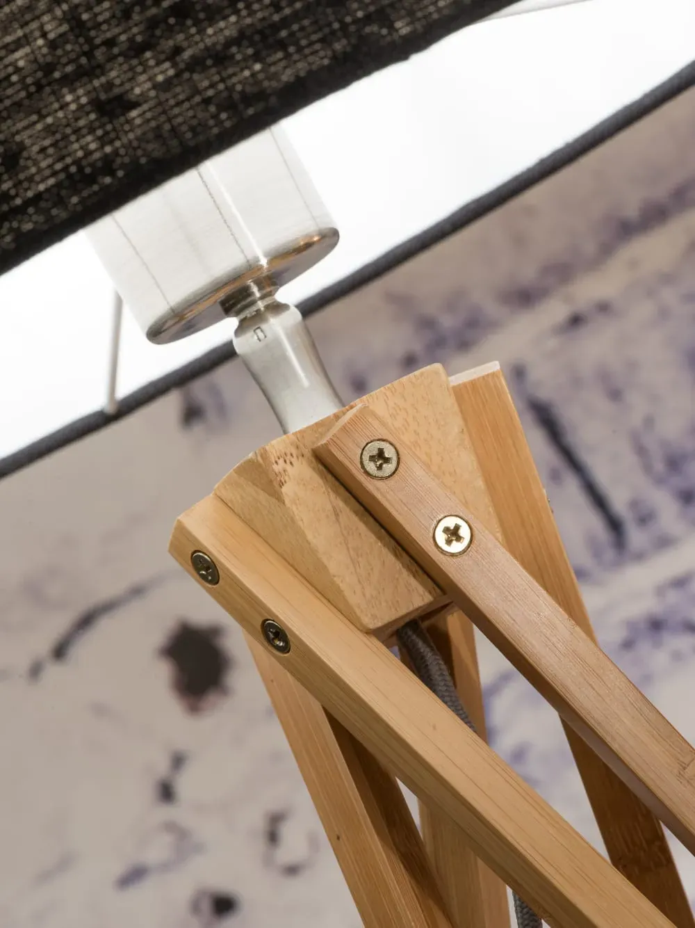 Illustration numéro 3 du produit Lampadaire en bambou et lin gris H160cm