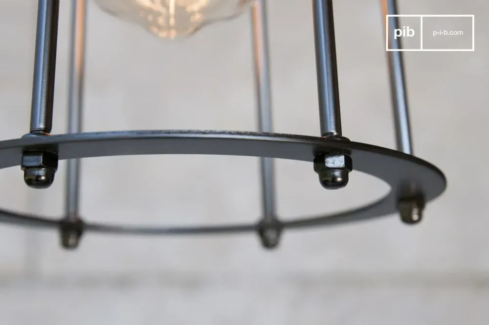 Illustration numéro 3 du produit Lampe suspendue en métal doré