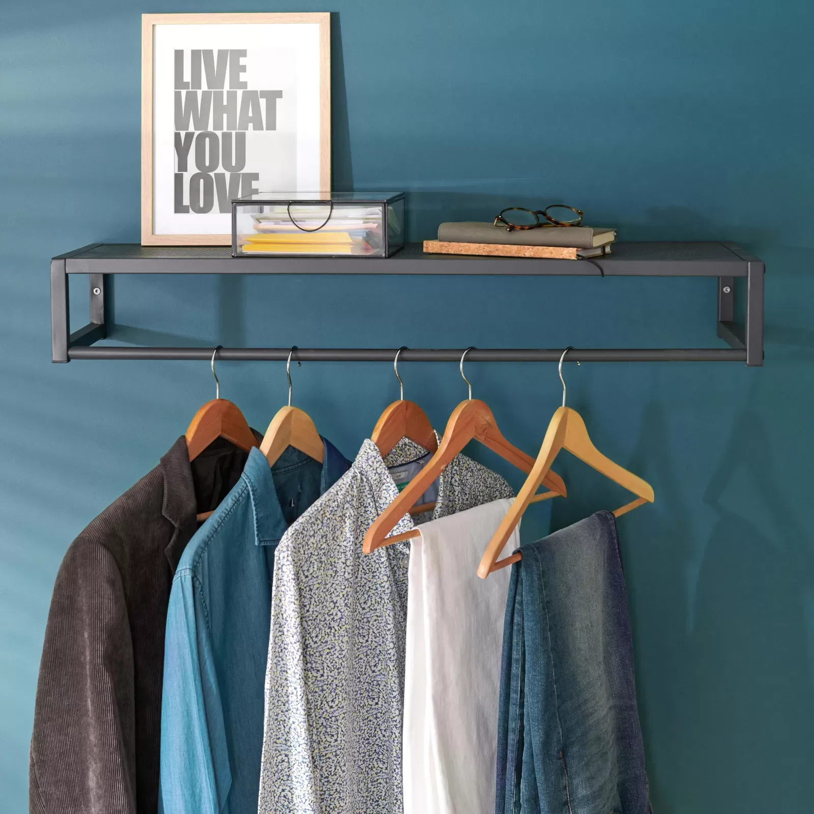 Illustration numéro 3 du produit Penderie étagère murale bois et métal L90 cm  Métal noir