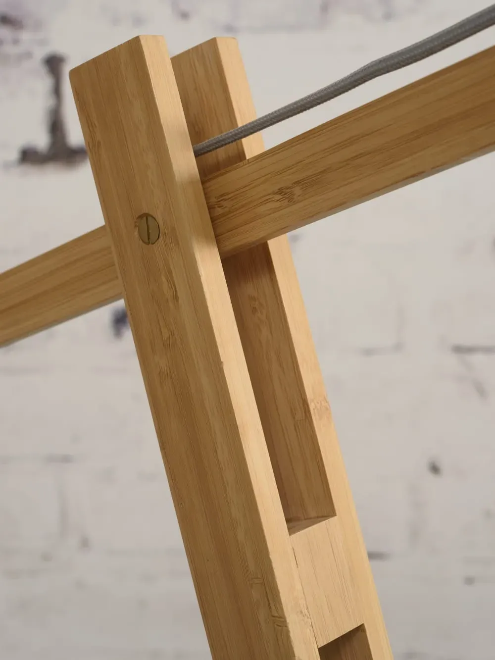 Illustration numéro 3 du produit Lampadaire en bambou abat-jour en lin H207cm