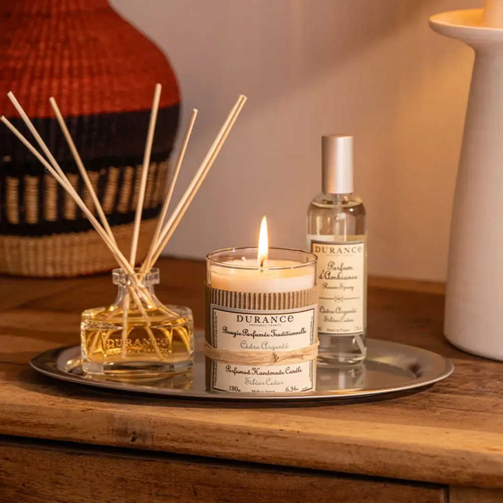 Illustration numéro 3 du produit Bougie parfumée cèdre argenté