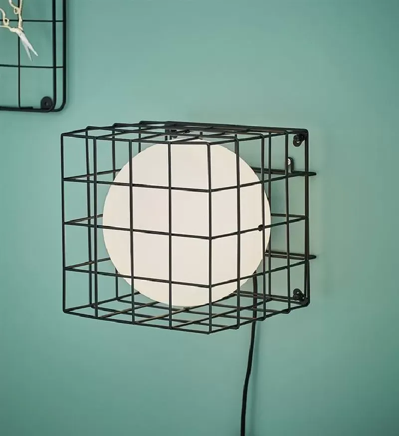 Illustration numéro 3 du produit Lampe de table cage métal et globe verre