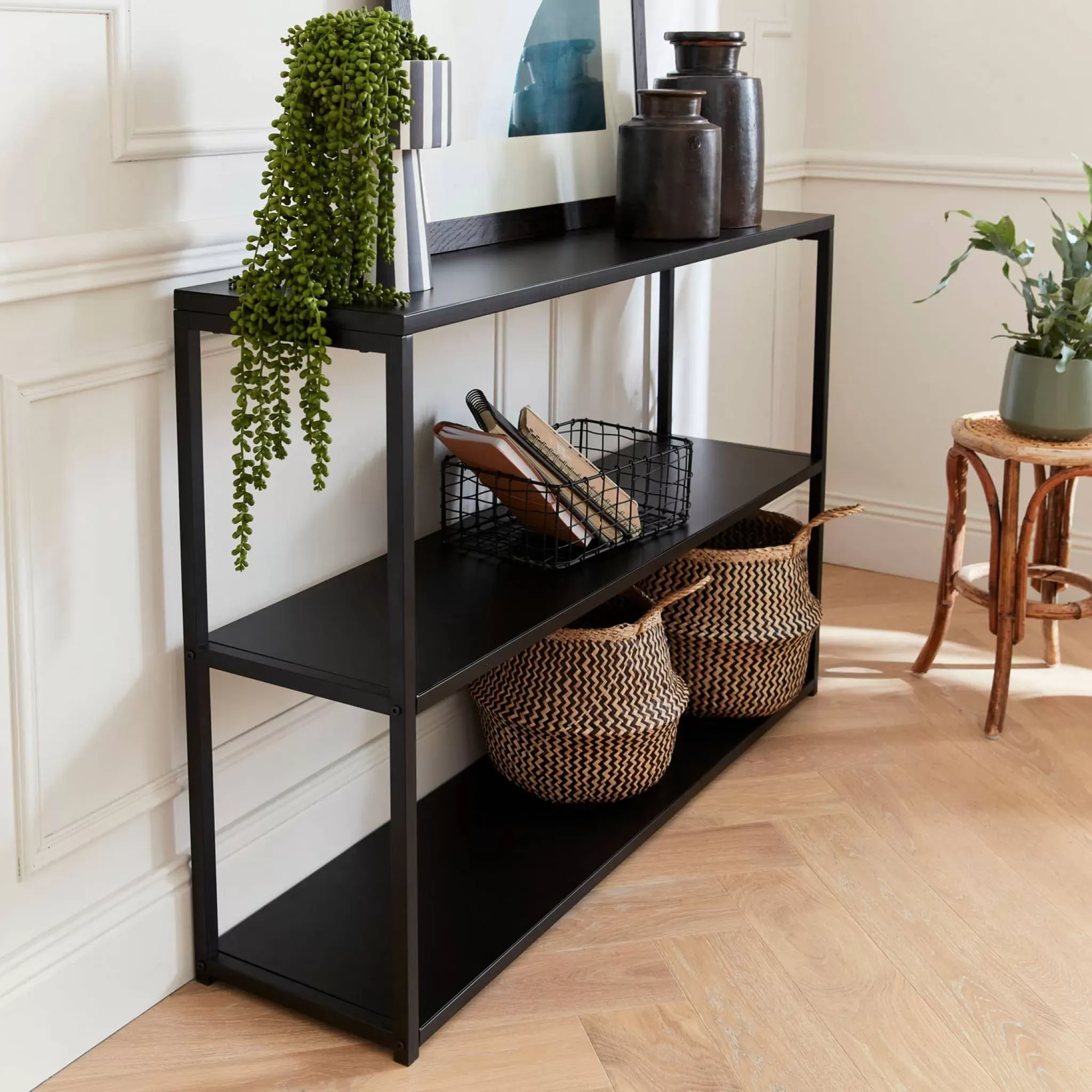 Illustration numéro 3 du produit Etagère basse 3 niveaux en métal noir