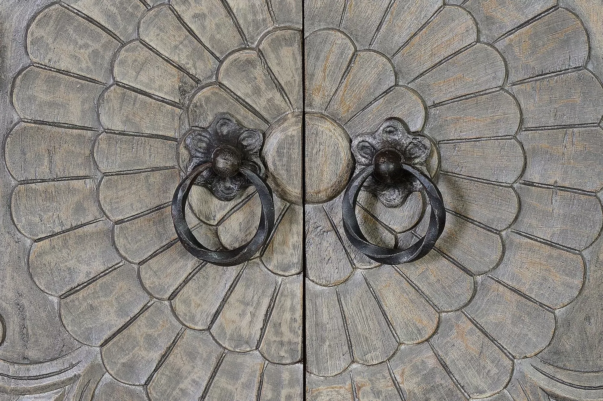 Illustration numéro 3 du produit Armoire en manguier et pieds en métal gris vieilli