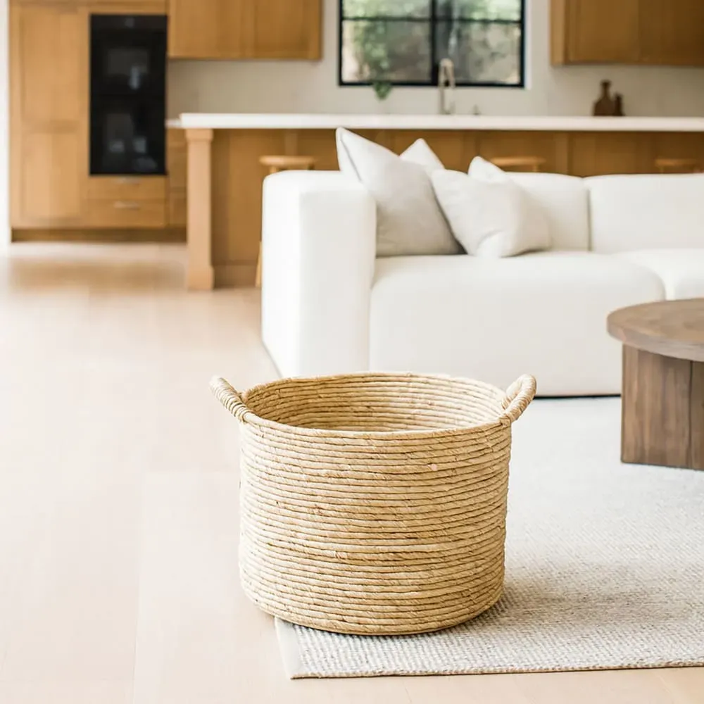 Illustration numéro 3 du produit Panier en abaca avec poignées 38cm