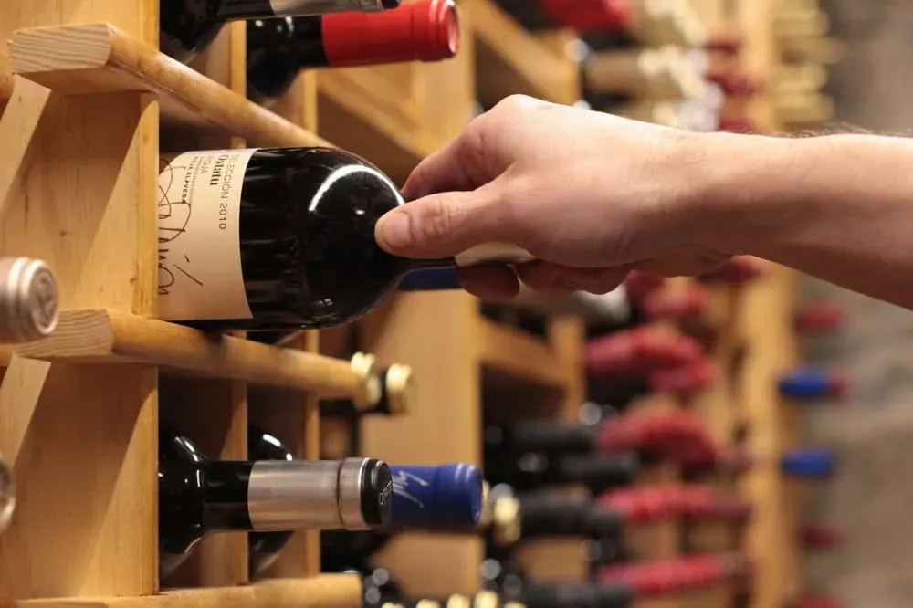 Illustration numéro 3 du produit Casier à bouteilles en pin massif brut 36 bouteilles