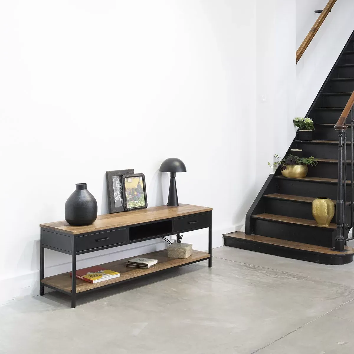 Illustration numéro 3 du produit Meuble TV métal et manguier 2 tiroirs