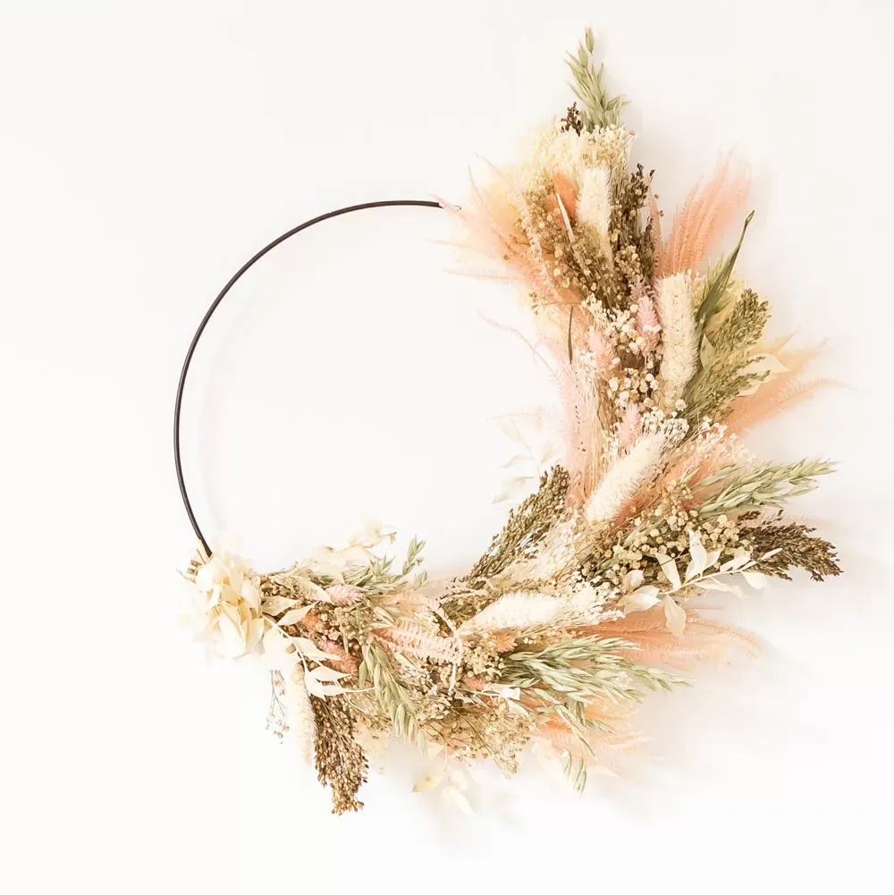 Illustration numéro 3 du produit Couronne murale de fleurs séchées Heidi Diamètre 30cm