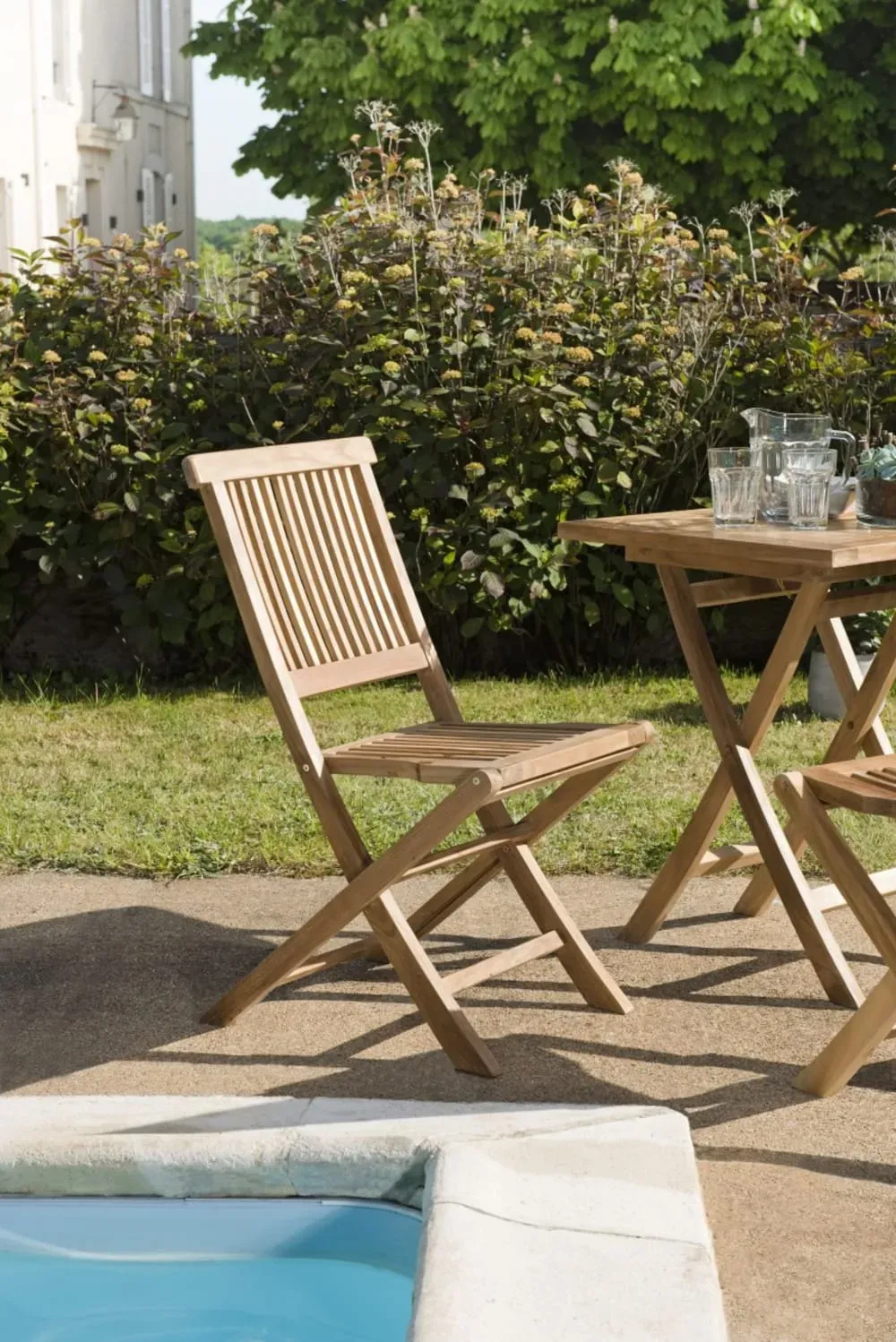 Illustration numéro 3 du produit Ensemble de 2 chaises de jardin en bois teck