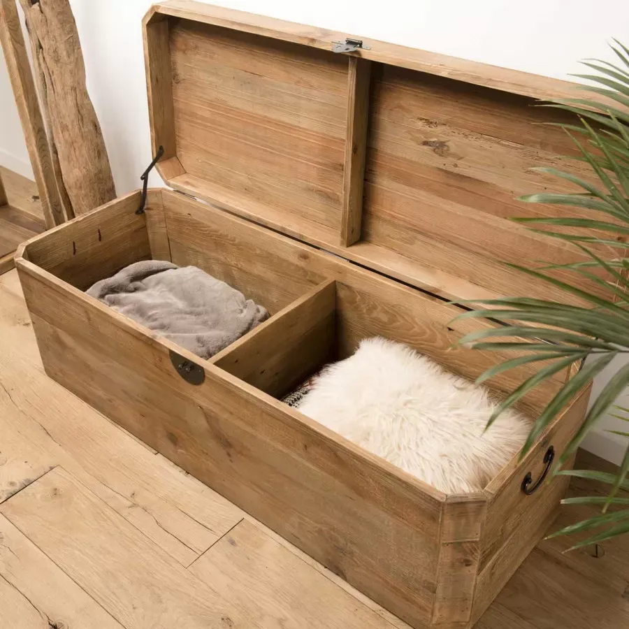 Illustration numéro 3 du produit Coffre rangement en pin recyclé et poignées en métal noir