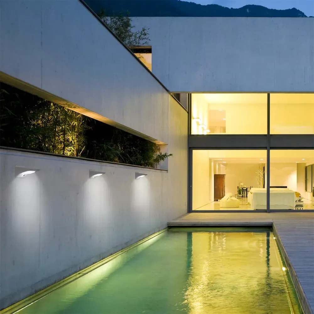 Illustration numéro 3 du produit Projecteur solaire applique mural Plastique Gris 200LM