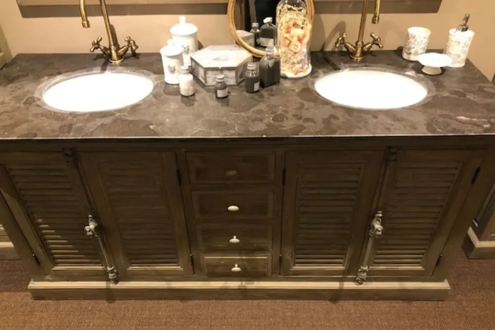 Illustration numéro 3 du produit Meuble de salle de bain double vasque en bois et pierre L177