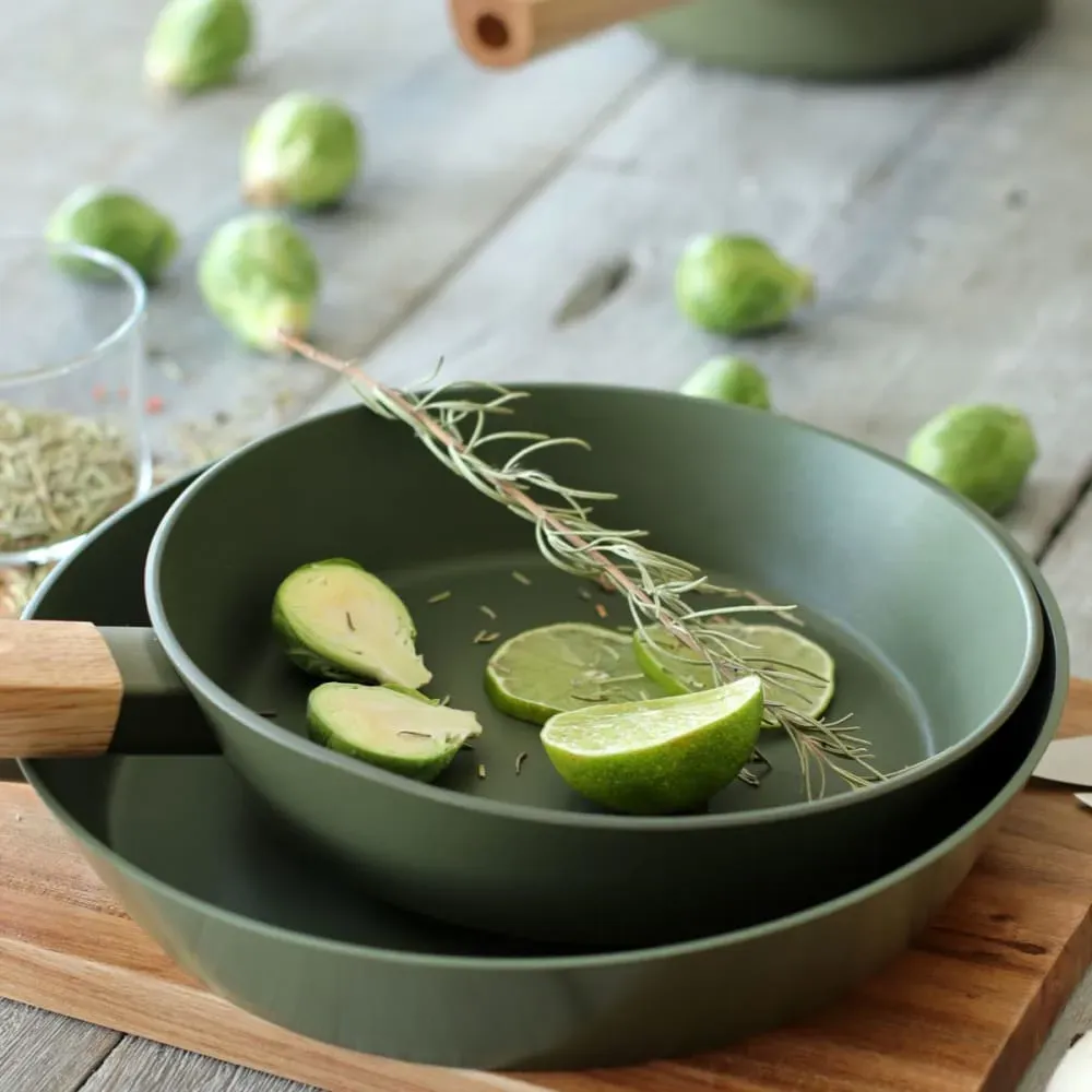 Illustration numéro 3 du produit Poêle en revêtement céramique kaki 20cm - tous feux